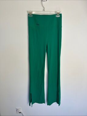 Fanka Green High-Rise Flare Leggings - Medium (see measurements)